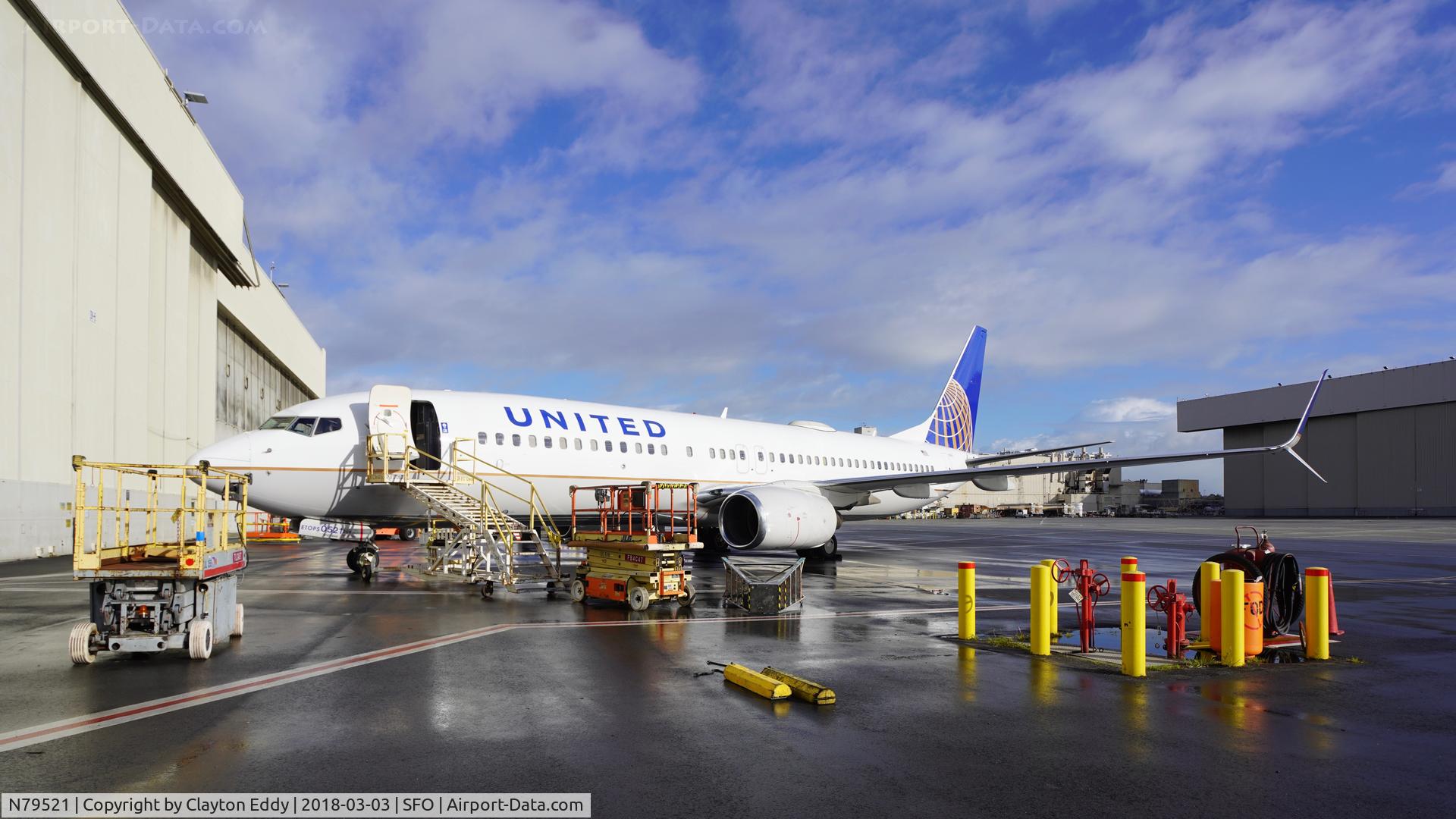 N79521, 2010 Boeing 737-824 C/N 31662, SFO 2018.