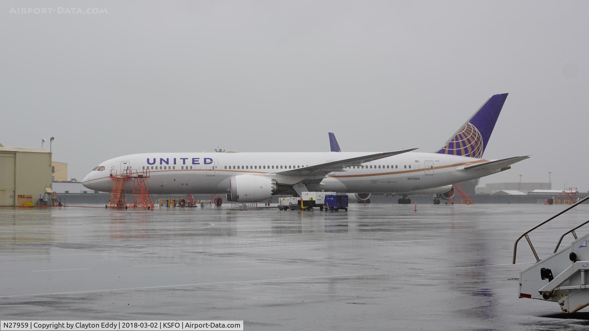 N27959, 2015 Boeing 787-9 Dreamliner C/N 36407, SFO in the rain 2018.