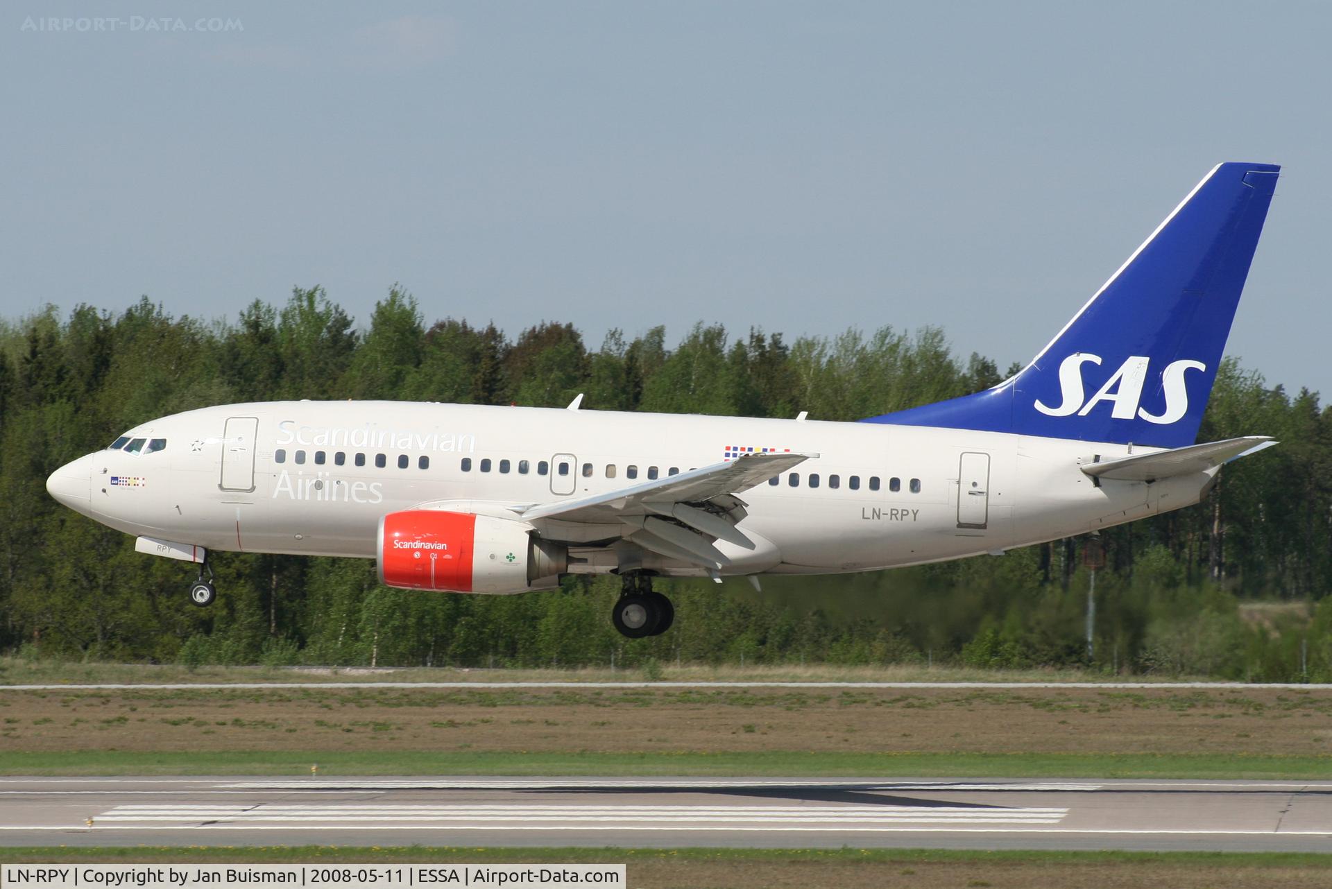 LN-RPY, 1998 Boeing 737-683 C/N 28292, SAS, stored Goodyear