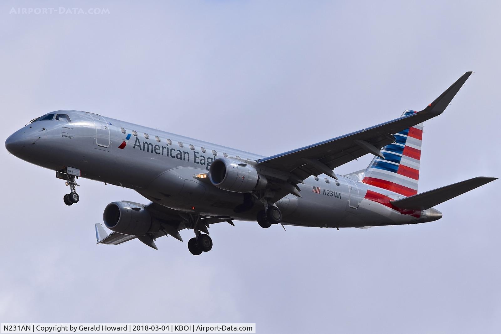 N231AN, 2016 Embraer 175LR (ERJ-170-200LR) C/N 17000554, Landing RWY 28L.