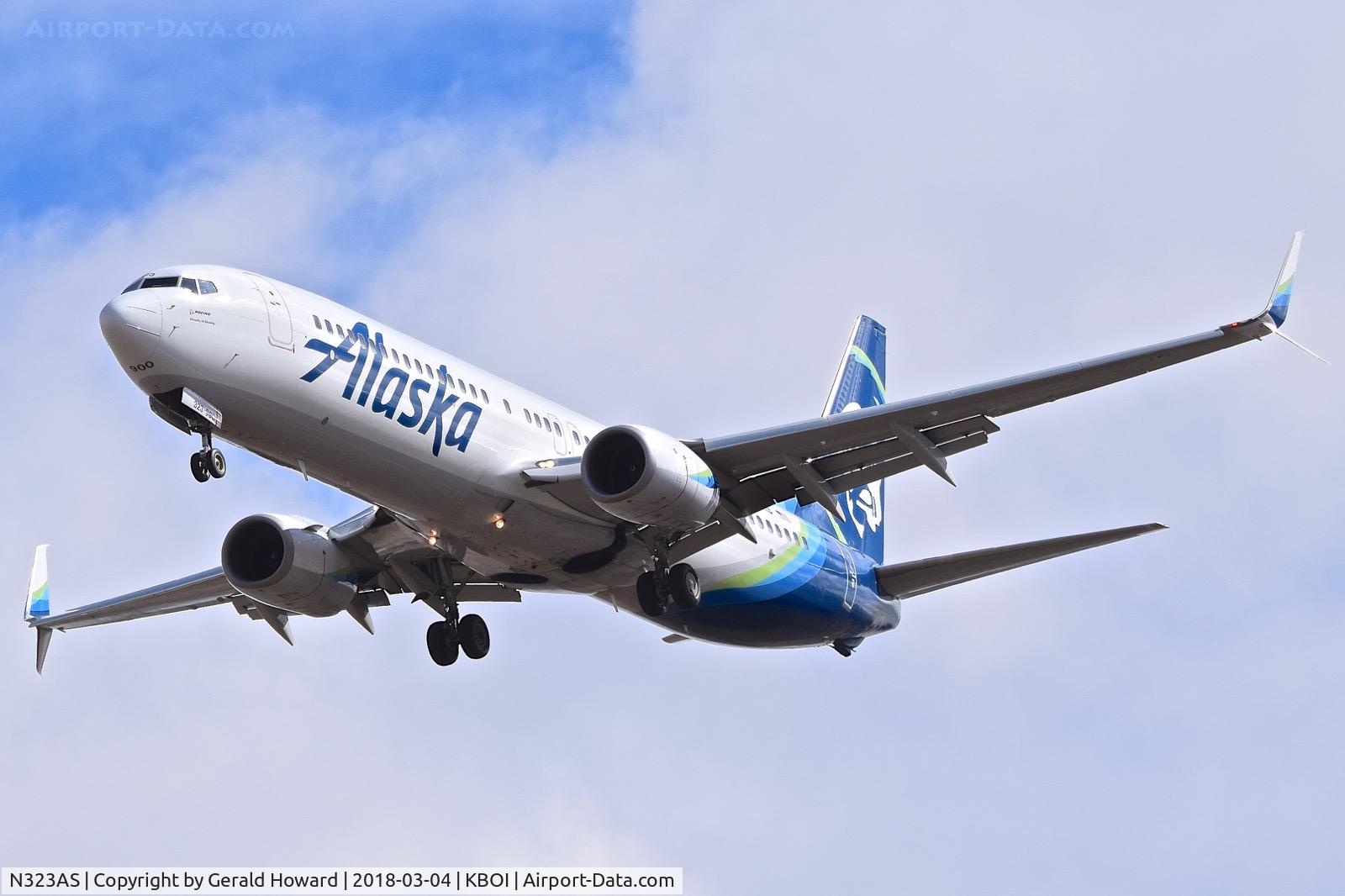 N323AS, 2004 Boeing 737-990 C/N 30021, Landing RWY 28L.