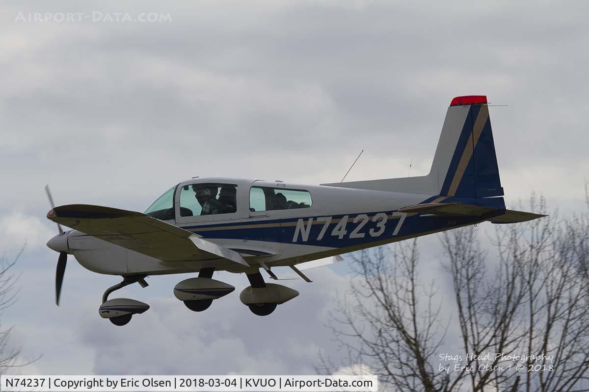 N74237, 1975 Grumman American AA-5B Tiger C/N AA5B-0169, Grumman AA-5B coming into Pearson Field