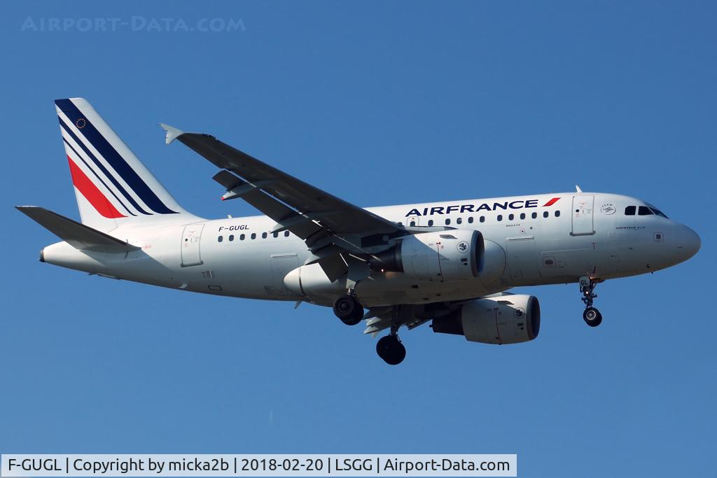 F-GUGL, 2006 Airbus A318-111 C/N 2686, Landing