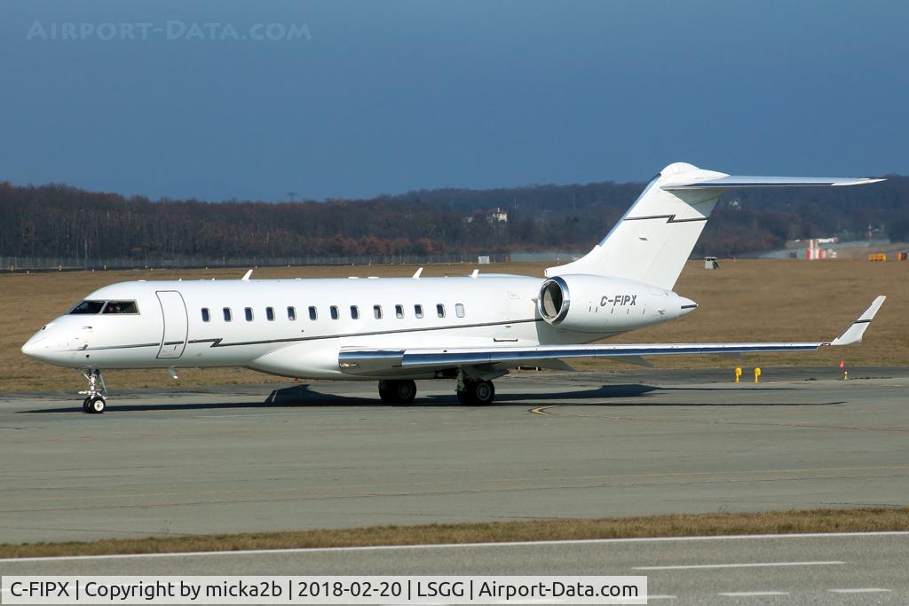C-FIPX, 2010 Bombardier BD-700-1A10 Global Express XRS C/N 9397, Taxiing
