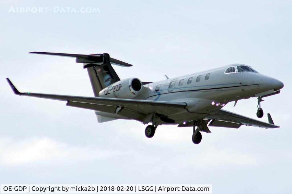 OE-GDP, 2011 Embraer EMB-505 Phenom 300 C/N 50500062, Landing