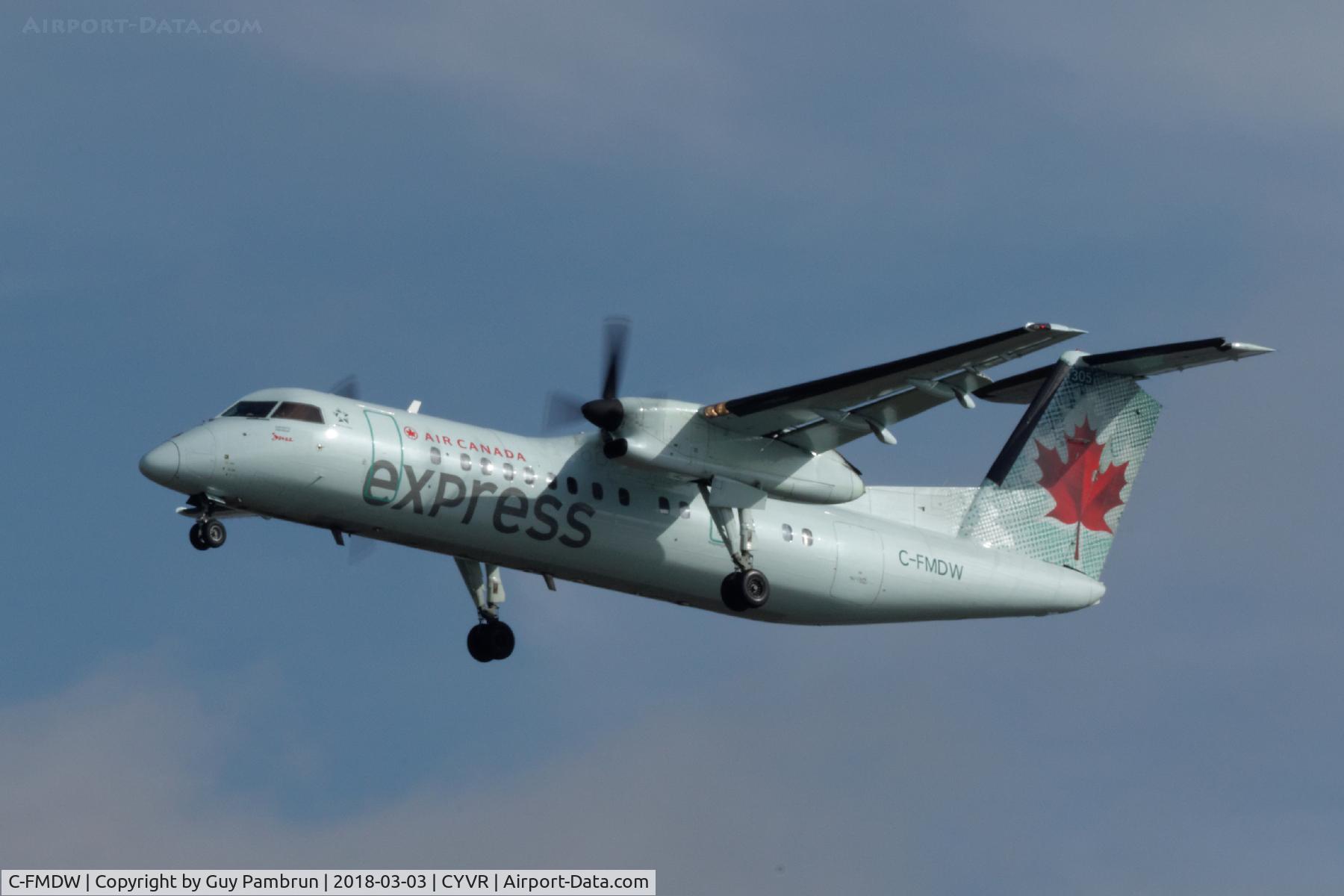 C-FMDW, 1991 De Havilland Canada DHC-8-311 Dash 8 C/N 269, Landing