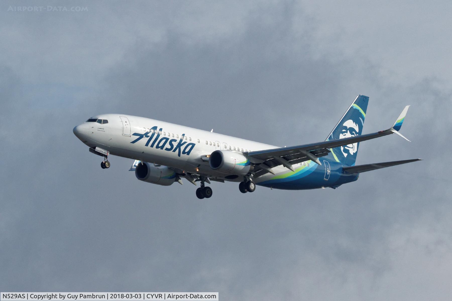 N529AS, 2010 Boeing 737-890 C/N 35198, Landing