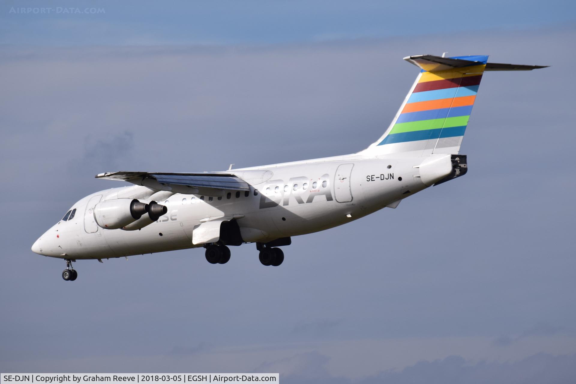 SE-DJN, 1993 British Aerospace Avro 146-RJ85 C/N E.2231, Landing at Norwich.