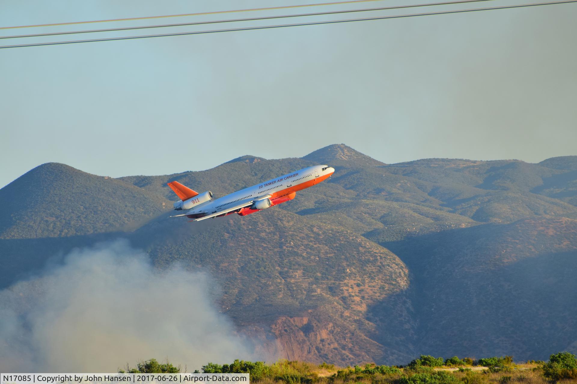 N17085, 1975 McDonnell Douglas DC-10-30 C/N 47957, Over Beaumont CA.