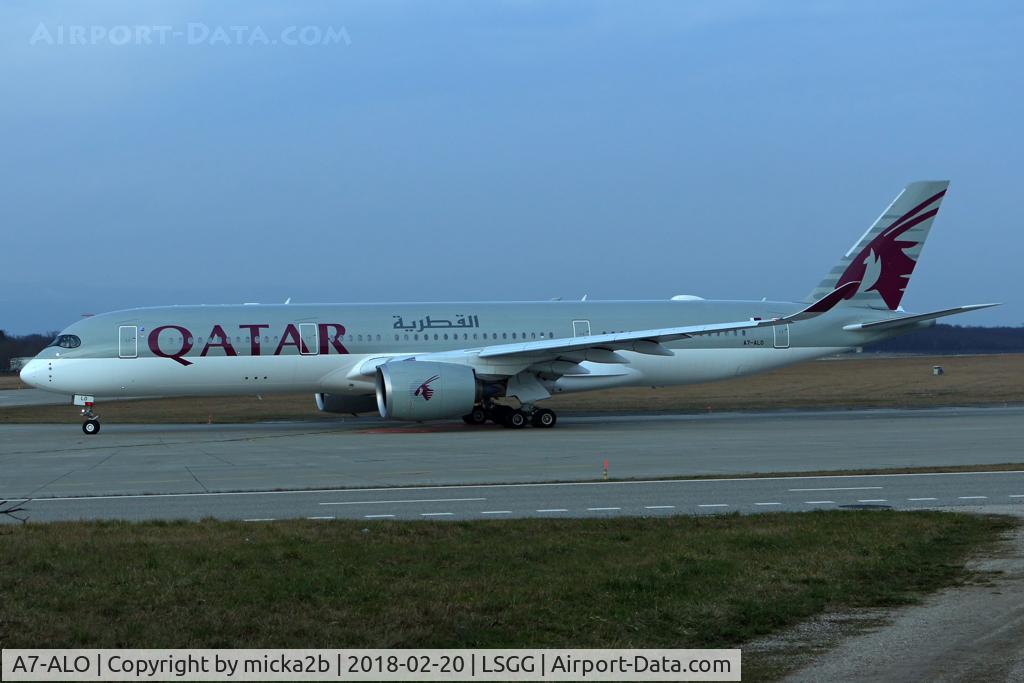 A7-ALO, 2016 Airbus A350-941 C/N 063, Taxiing