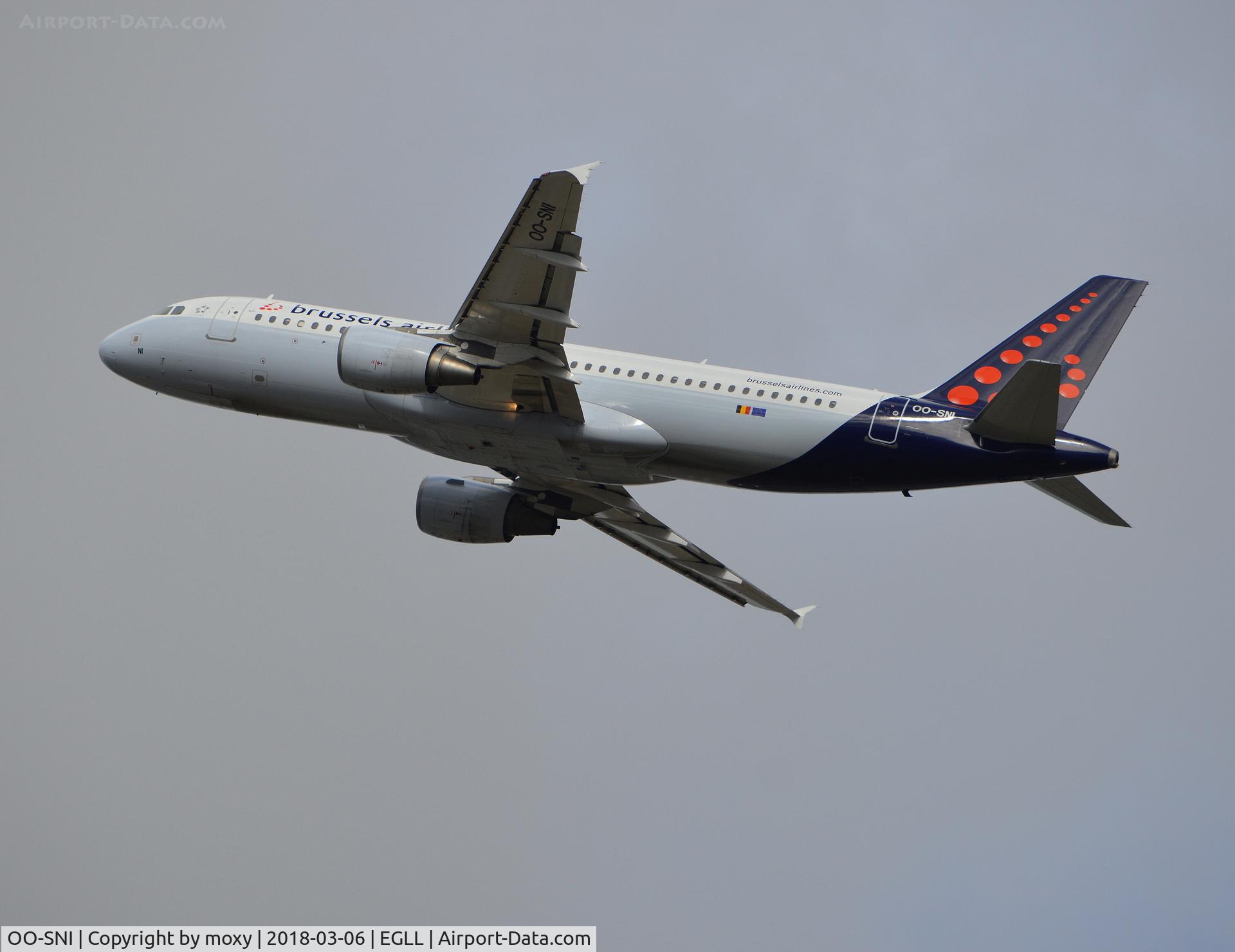OO-SNI, 2003 Airbus A320-214 C/N 1983, Airbus A320-214 departing London Heathrow.
