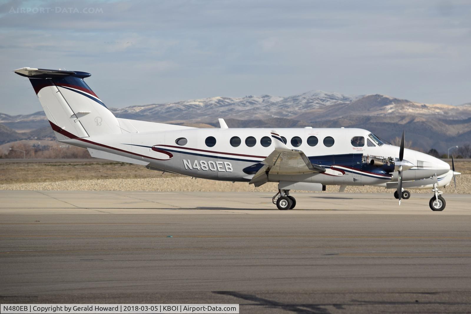 N480EB, 2008 Hawker Beechcraft 350 King Air (B300) C/N FL-600, Doing an engine run up on the west de arm pad.