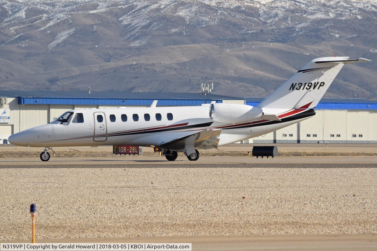 N319VP, 2005 Cessna 525B CitationJet CJ3 C/N 525B0019, On Foxtrot for RWY 10R.
