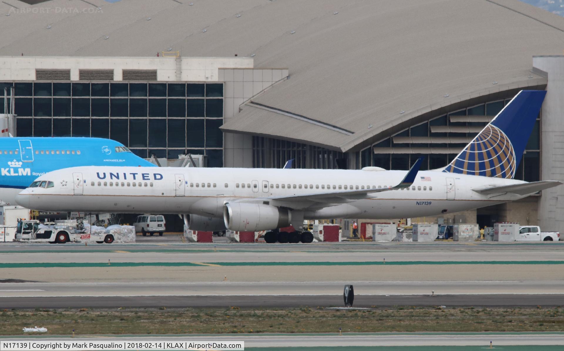 N17139, 2000 Boeing 757-224 C/N 30352, Boeing 757-200