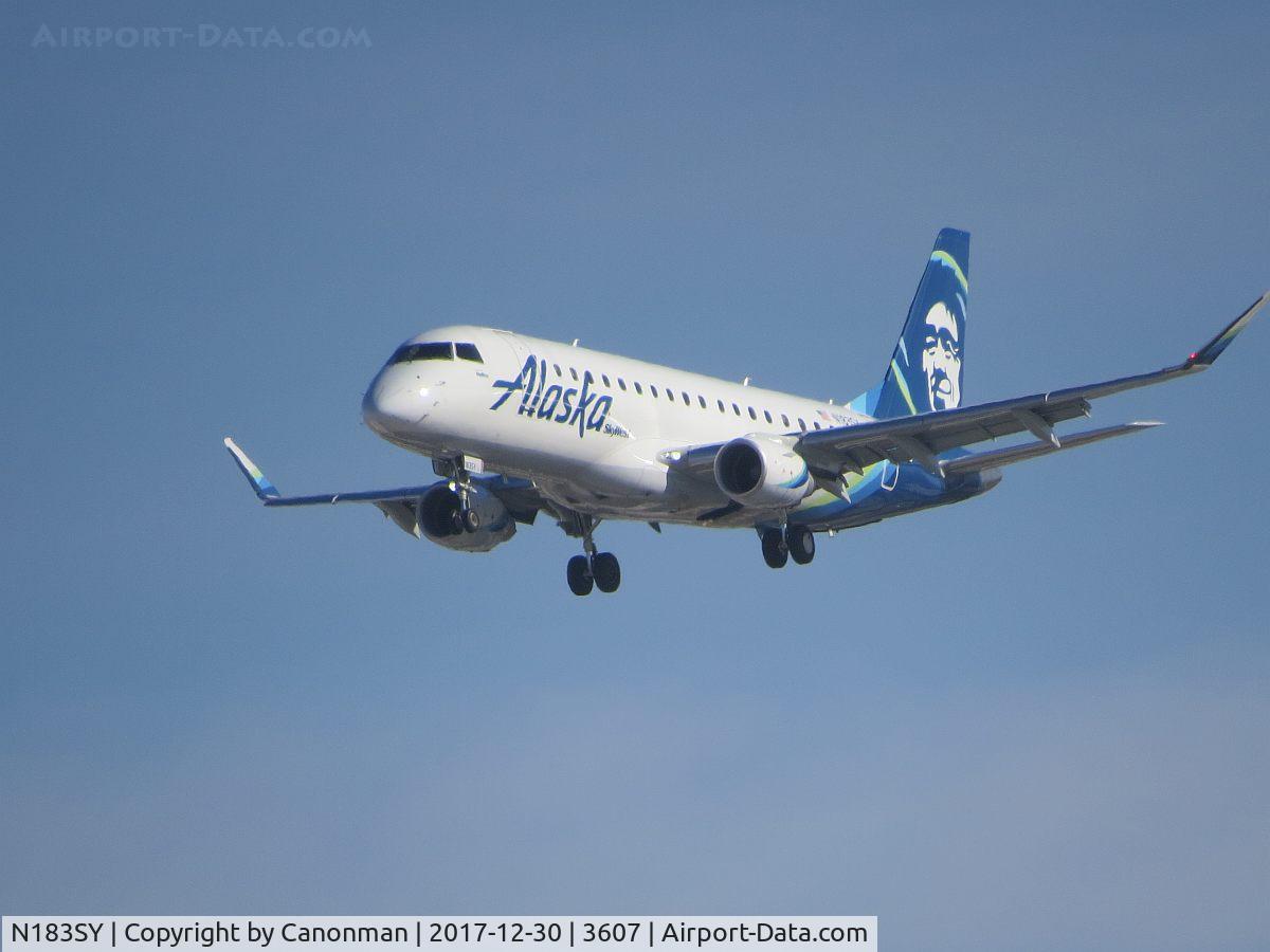 N183SY, 2016 Embraer 175LR (ERJ-170-200LR) C/N 17000589, Landing