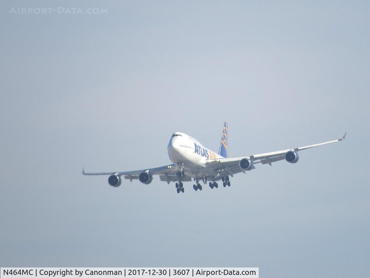 N464MC, 1992 Boeing 747-446 C/N 26341, Landing