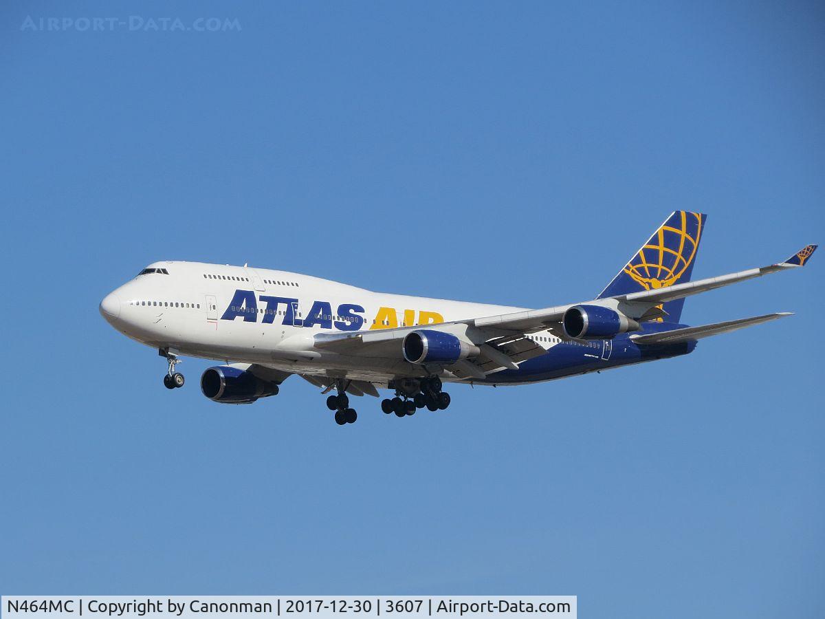 N464MC, 1992 Boeing 747-446 C/N 26341, Landing