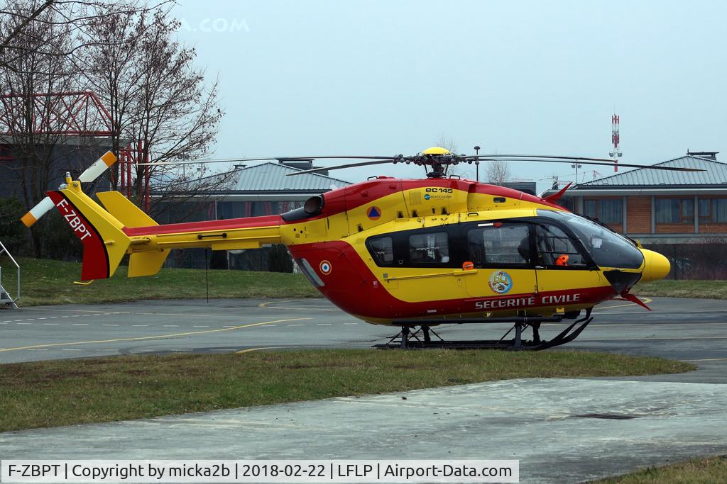 F-ZBPT, 2004 Eurocopter-Kawasaki EC-145 (BK-117C-2) C/N 9043, Parked