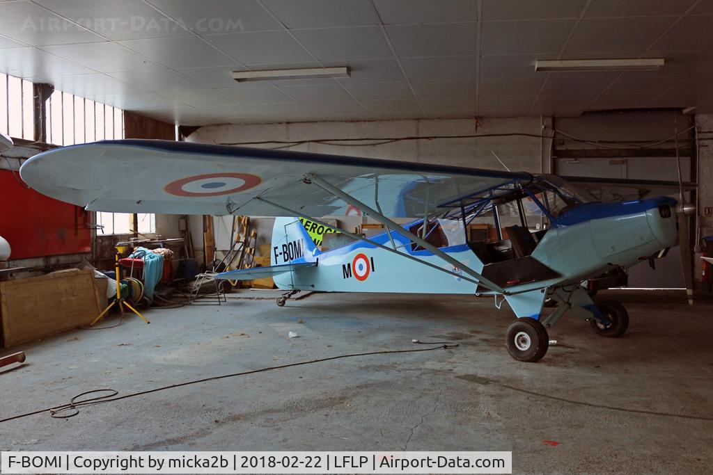 F-BOMI, 1951 Piper L-18C Super Cub C/N 18-1359, Parked