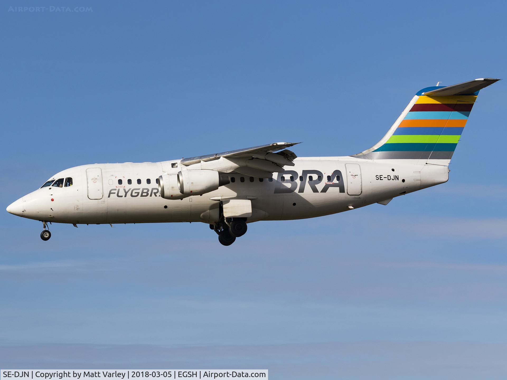 SE-DJN, 1993 British Aerospace Avro 146-RJ85 C/N E.2231, Landing