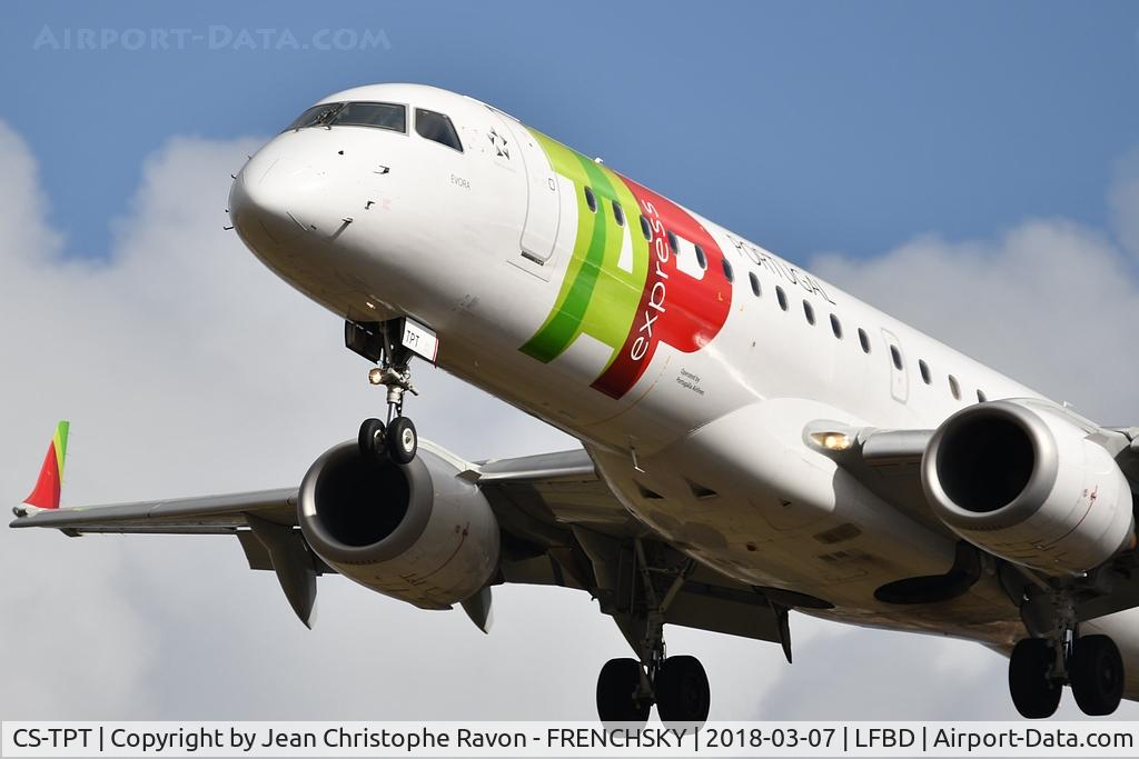 CS-TPT, 2011 Embraer 190LR (ERJ-190-100LR) C/N 19000495, TP413 from Nantes to Lisbone