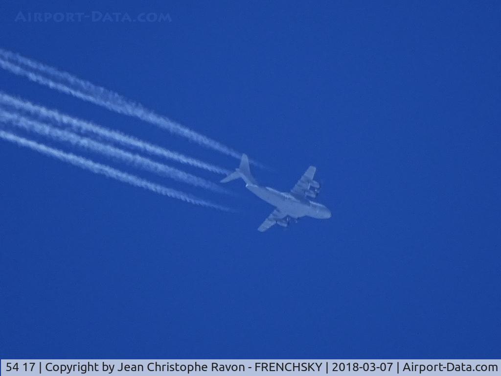 54 17, 2017 Airbus A400M-180 Atlas C/N 067, GAF017 overflying Bordeaux city level 340