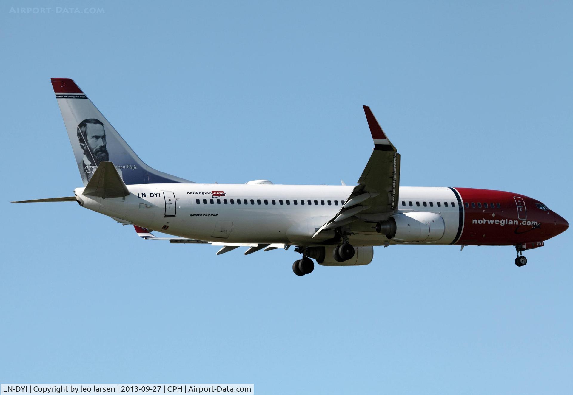 LN-DYI, 2010 Boeing 737-8JP C/N 40866, Copenhagen 27.9.2013 
