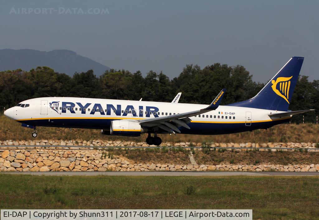 EI-DAP, 2003 Boeing 737-8AS C/N 33551, Landing rwy 20
