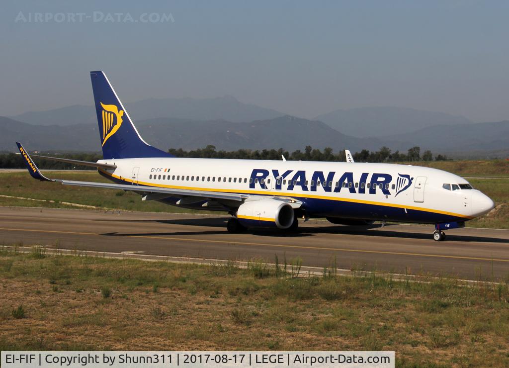 EI-FIF, 2015 Boeing 737-8AS C/N 44696, Taxiing holding point rwy 20 for departure