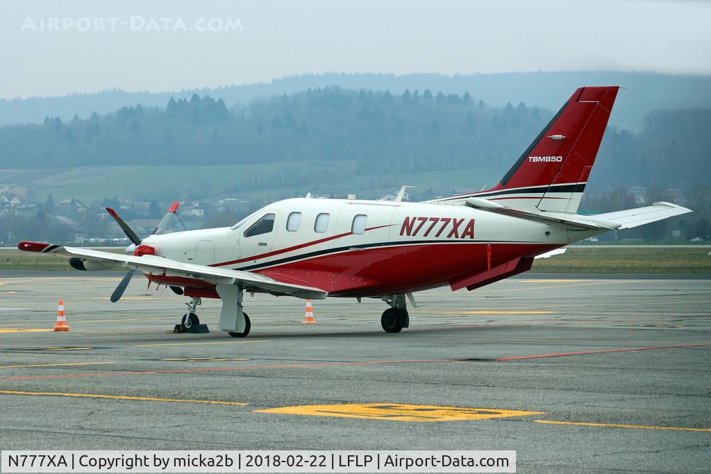 N777XA, 2013 Socata TBM 700 C/N 680, Parked