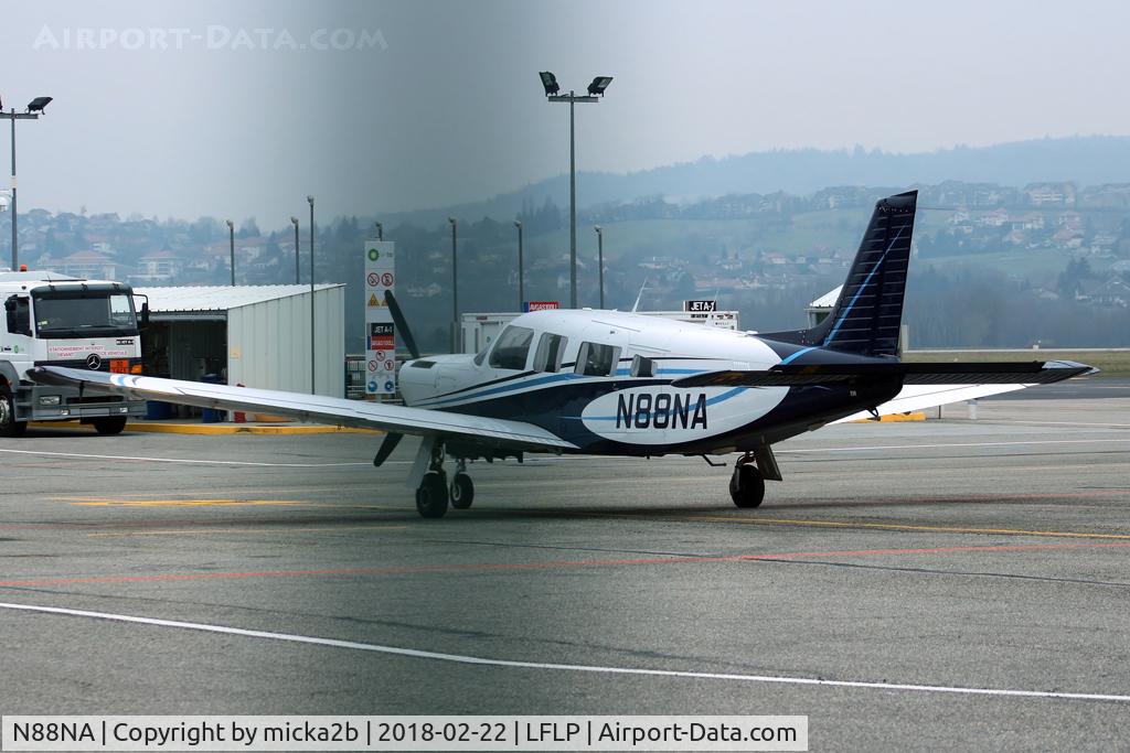 N88NA, 1984 Piper PA-32R-301T Turbo Saratoga C/N 32R-8529005, Parked