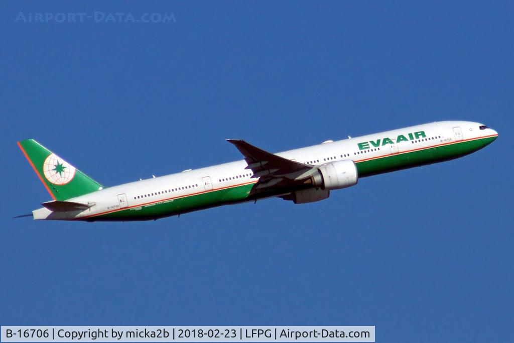 B-16706, 2007 Boeing 777-35E/ER C/N 33750, Take off