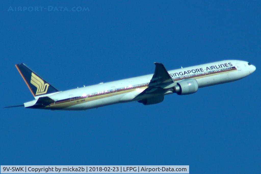 9V-SWK, 2007 Boeing 777-312/ER C/N 34576, Take off