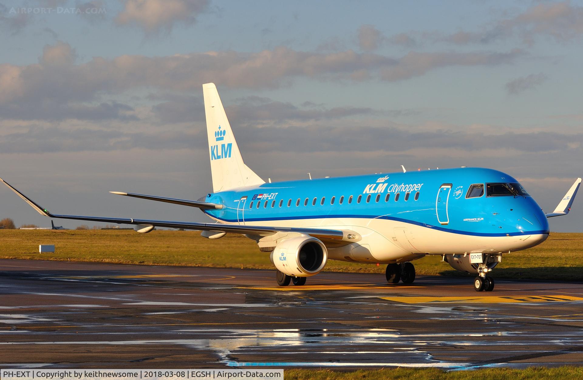 PH-EXT, 2018 Embraer ERJ-175STD (ERJ-170-200) C/N 17000707, Arriving from Amsterdam.