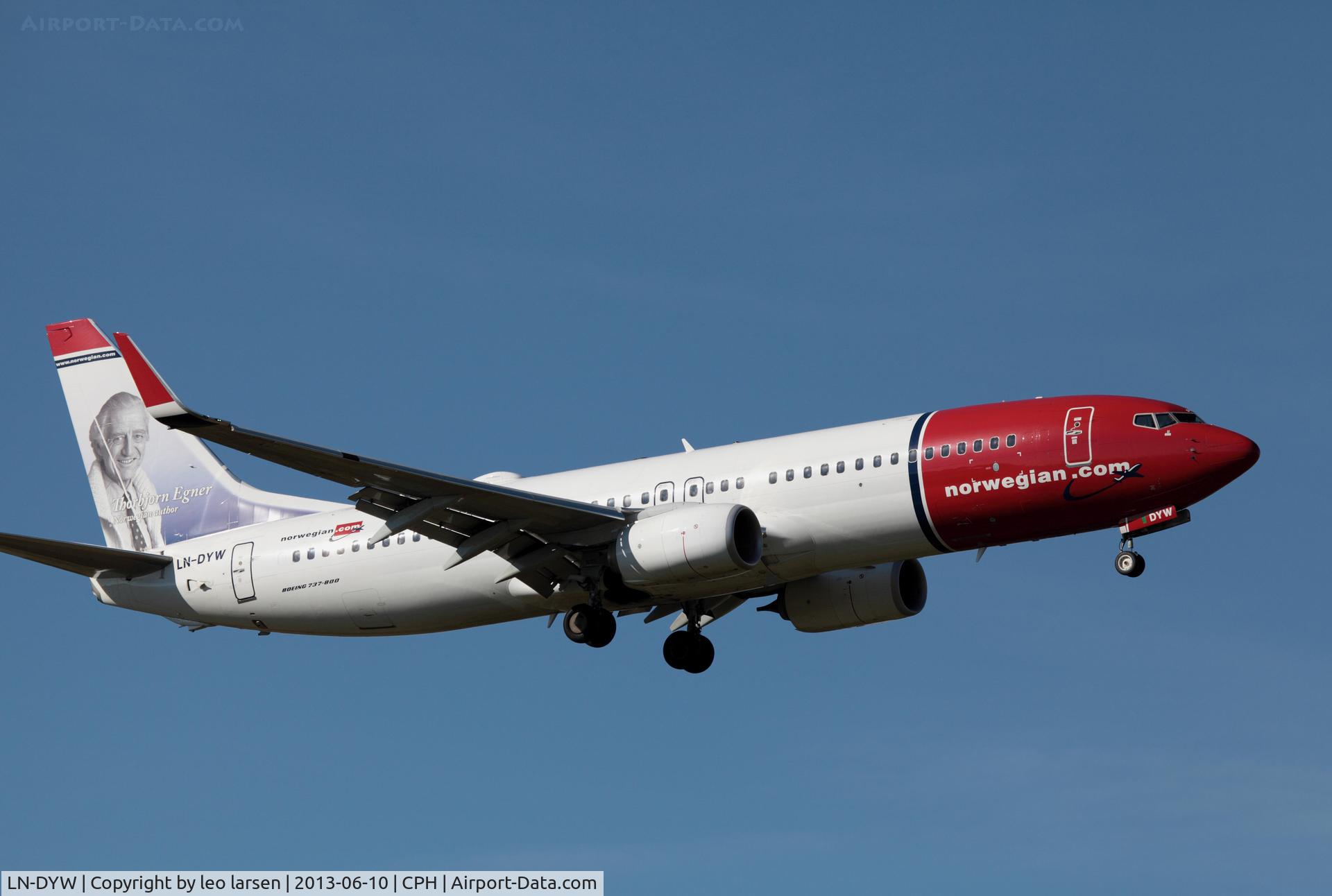 LN-DYW, 2011 Boeing 737-8JP C/N 39010, Copenhagen 10.6.2013