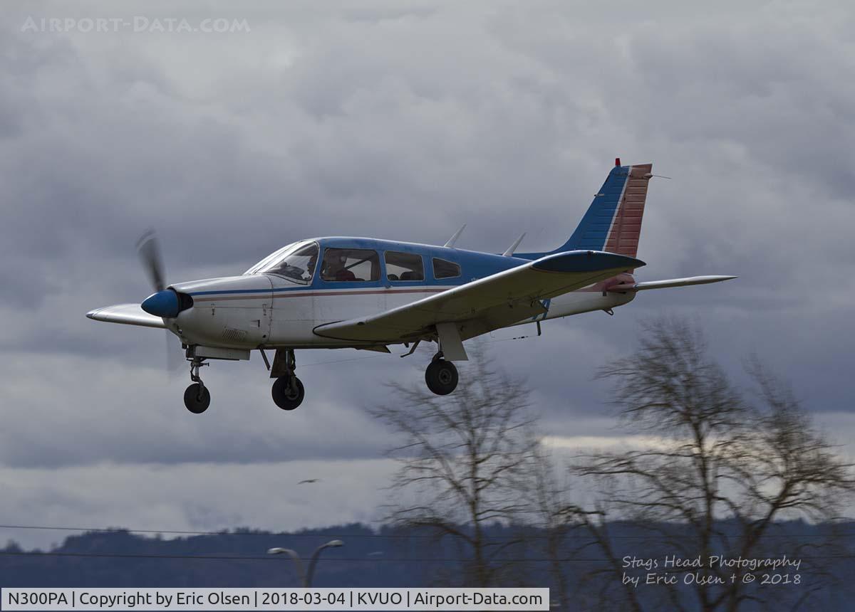 N300PA, 1974 Piper PA-28R-200 Cherokee Arrow C/N 28R-7435206, Piper PA-28 landing at Pearson Field