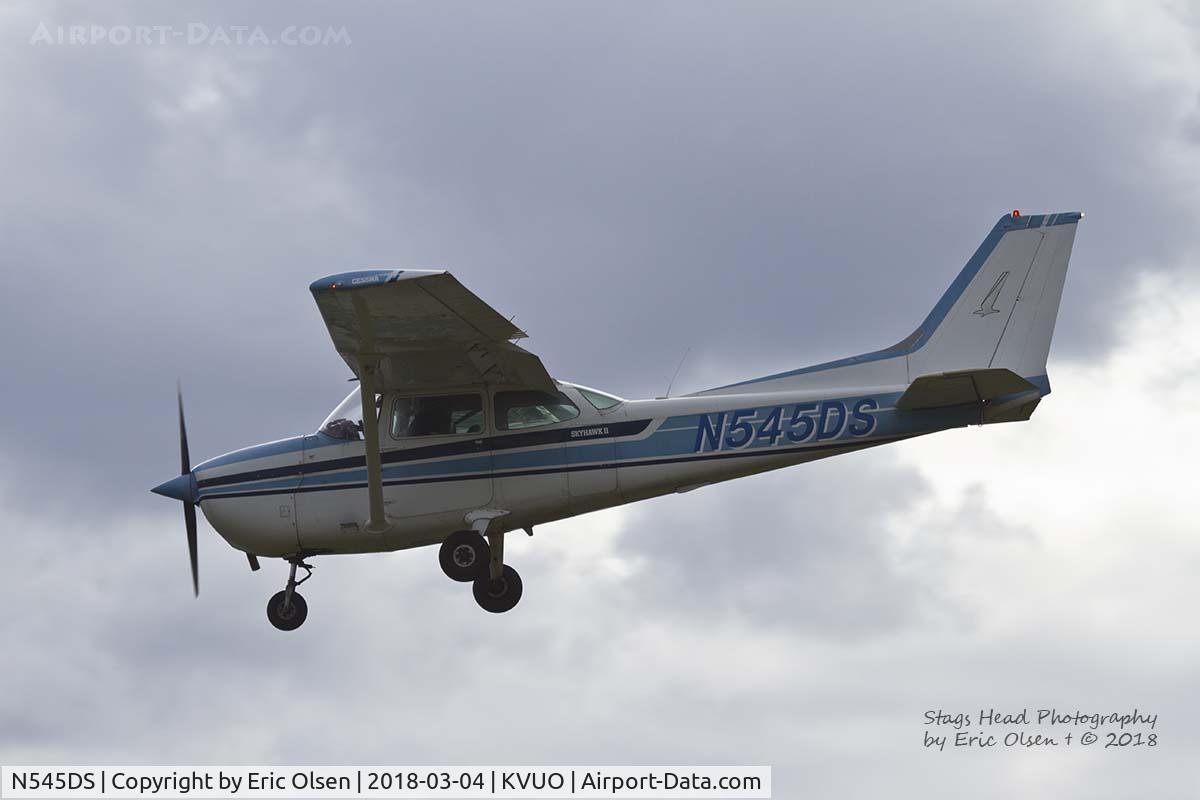 N545DS, 1980 Cessna 172N C/N 17273867, Cessna 172 coming into Pearson Field