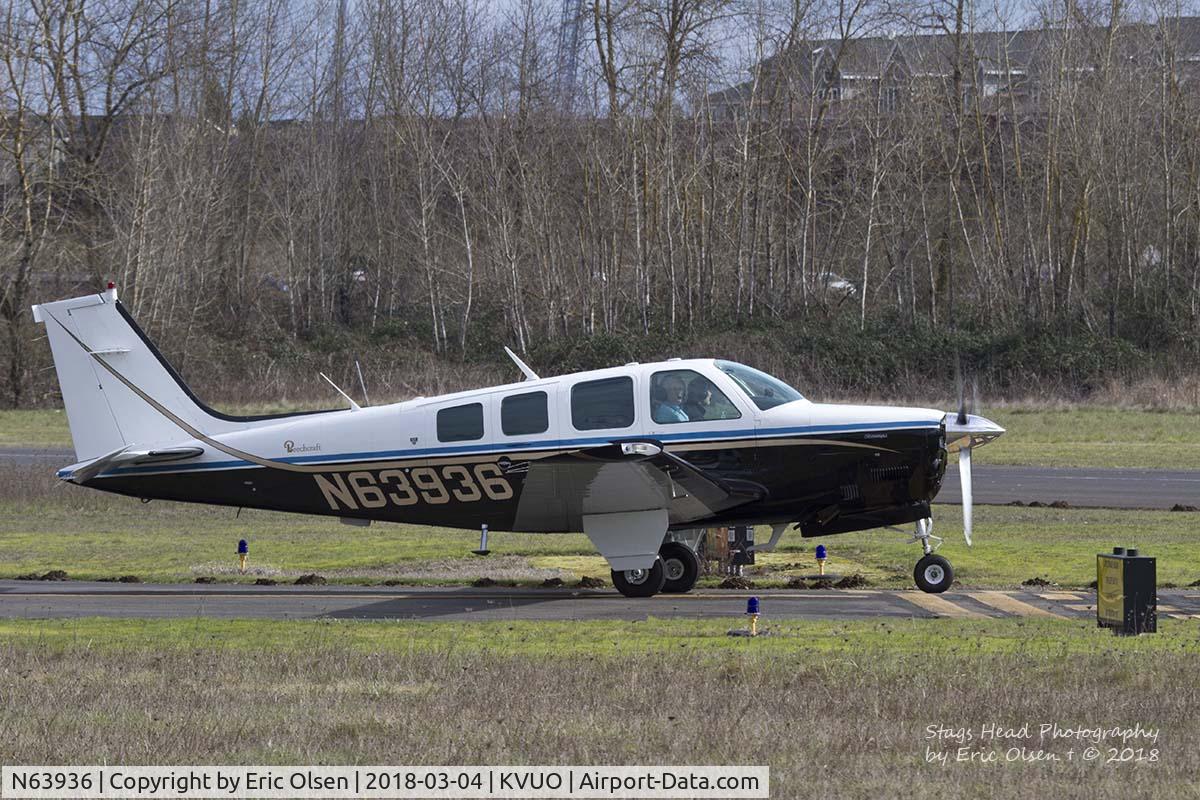N63936, 1982 Beech A36 Bonanza 36 C/N E-2053, Beech A36 about to depart Pearson field