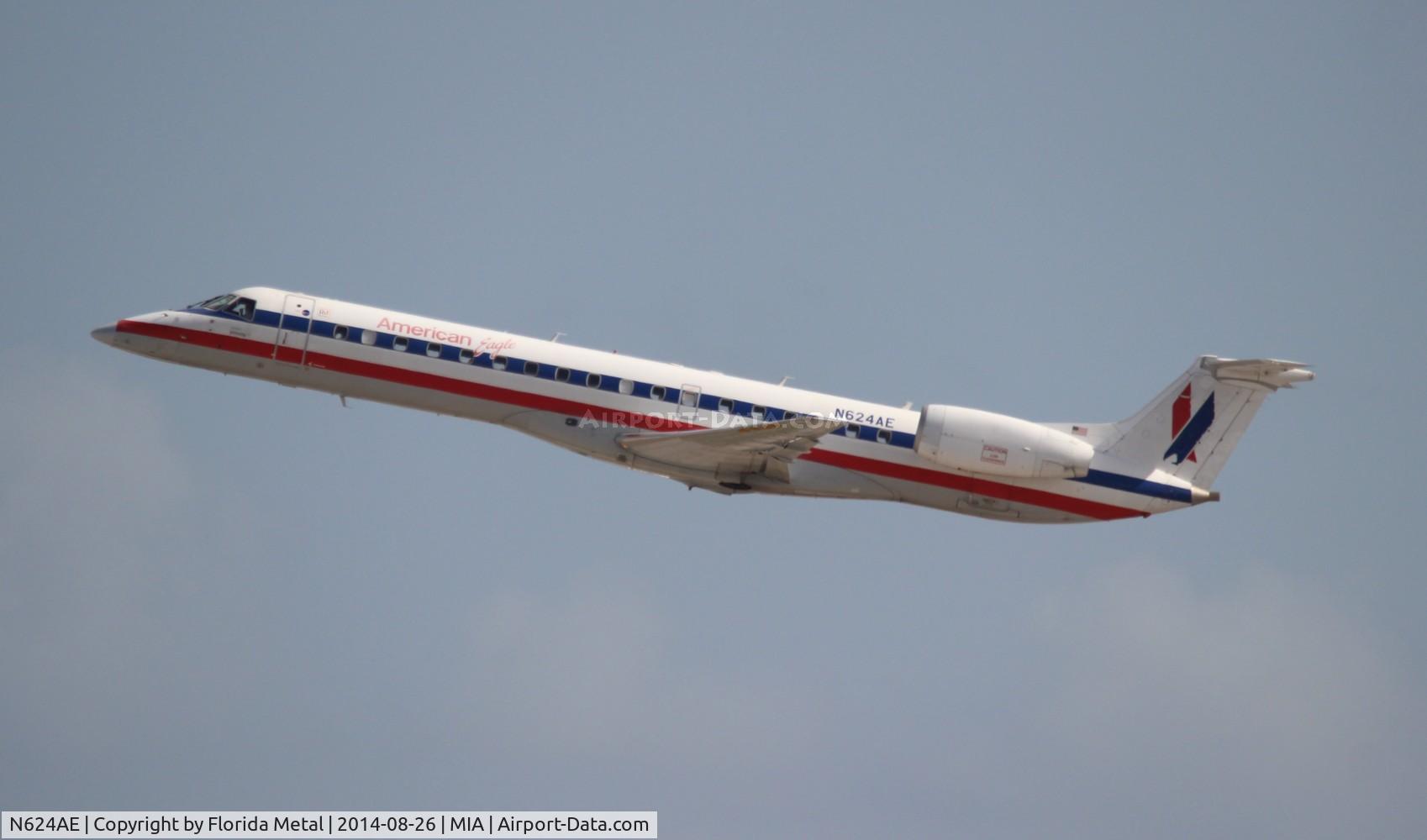 N624AE, 1999 Embraer ERJ-145LR (EMB-145LR) C/N 145111, American Eagle