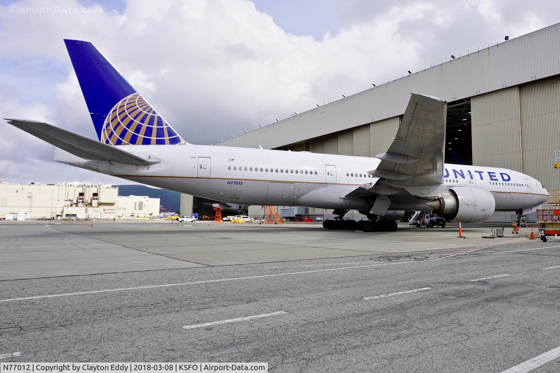 N77012, 1999 Boeing 777-224 C/N 29860, SFO 2018.