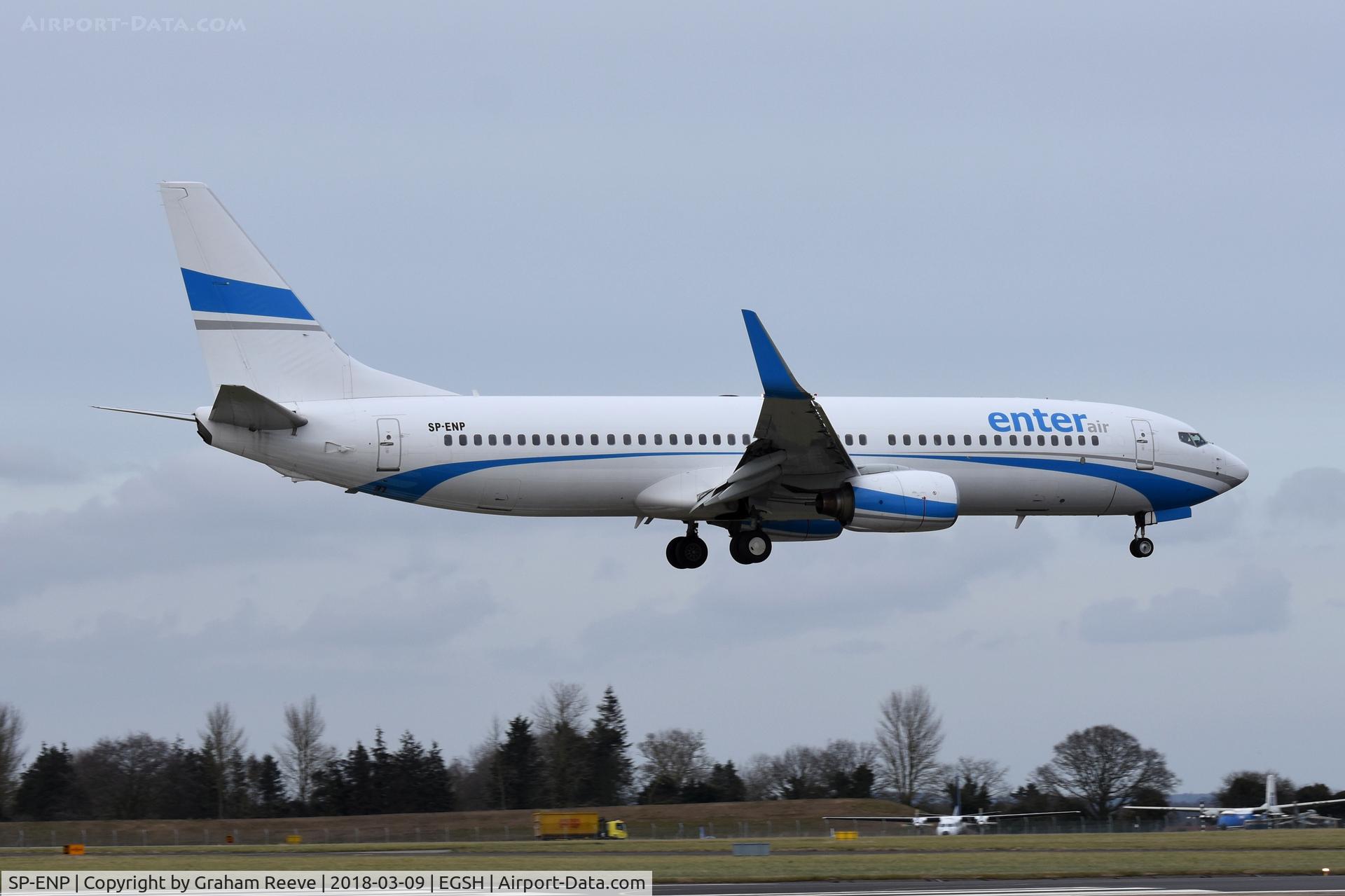 SP-ENP, 2000 Boeing 737-8AS C/N 29923, Landing at Norwich.