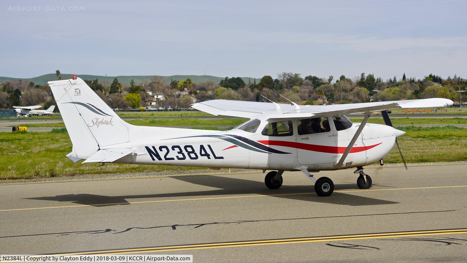 N2384L, 1999 Cessna 172R C/N 17280706, Buchanan Field Concord California 2018.