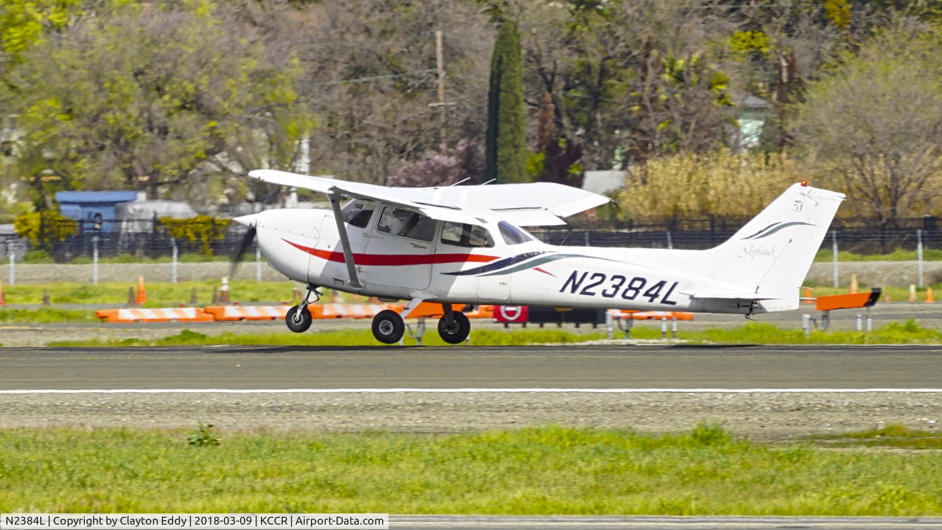 N2384L, 1999 Cessna 172R C/N 17280706, Buchanan Field Concord California 2018.
