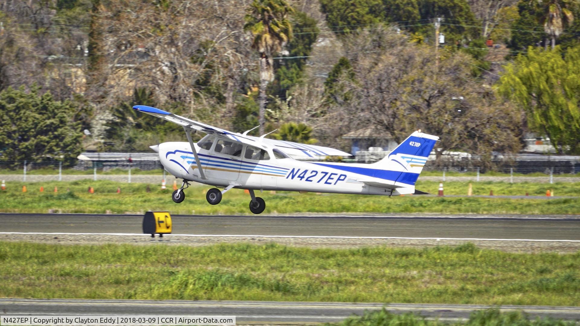 N427EP, 1998 Cessna 172R C/N 17280606, Buchanan Field Concord California 2018.