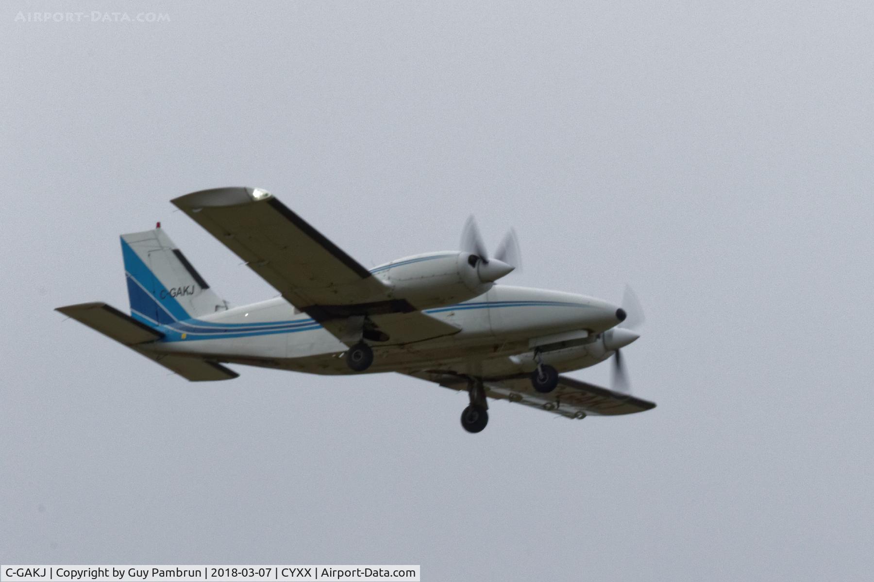 C-GAKJ, 1981 Piper PA-34-220T Seneca III C/N 34-8233032, Landing