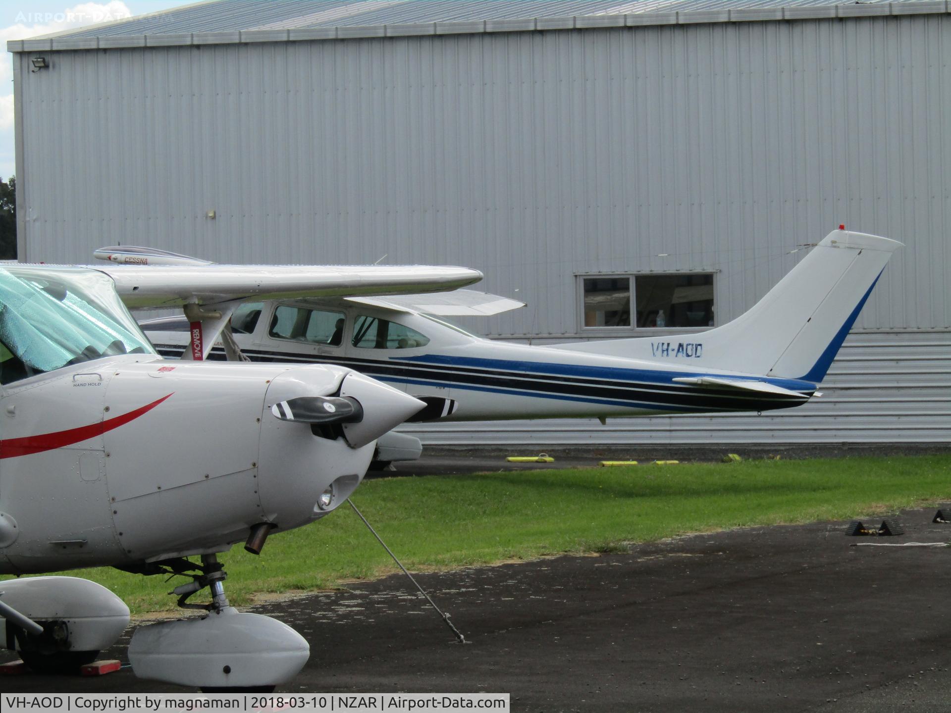 VH-AOD, Cessna 182R Skylane C/N 18268127, recent import to NZ - reggie a bit tatty