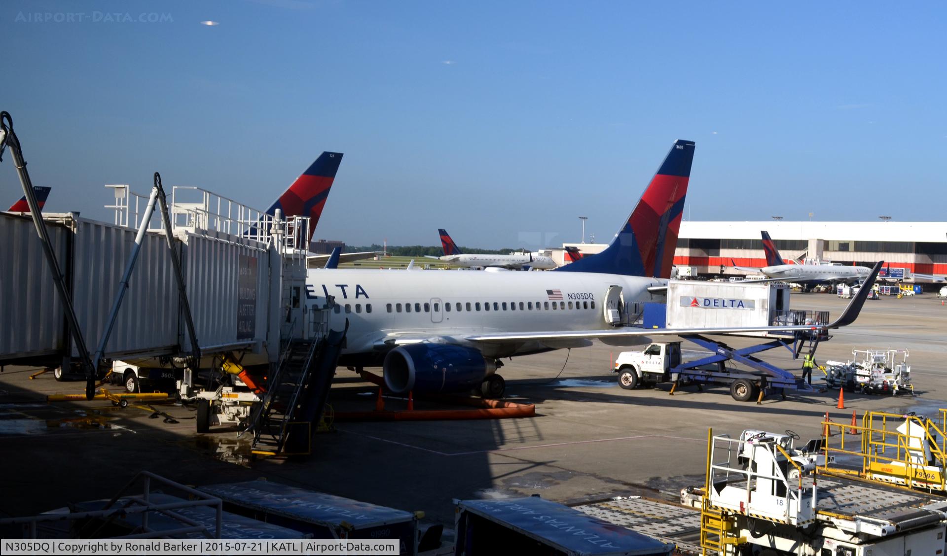 N305DQ, Boeing 737-732 C/N 29645, At the gate Atlanta