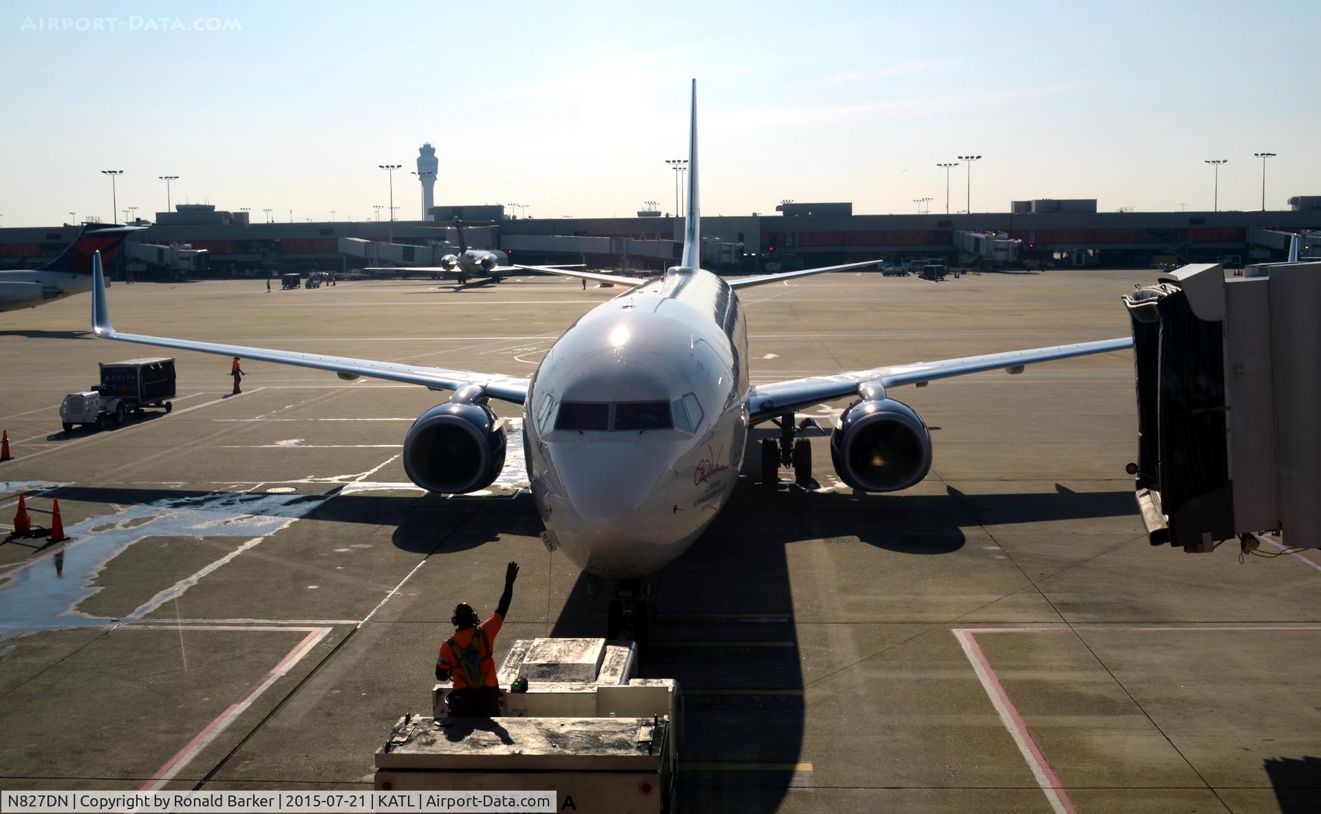 N827DN, 2014 Boeing 737-932/ER C/N 31938, Pushback Atlanta