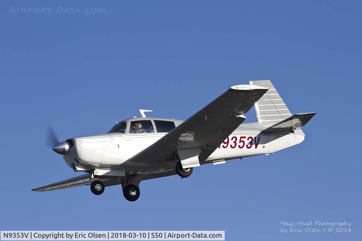 N9353V, 1969 Mooney M20C Ranger C/N 700011, Mooney M20C arriving at S50.