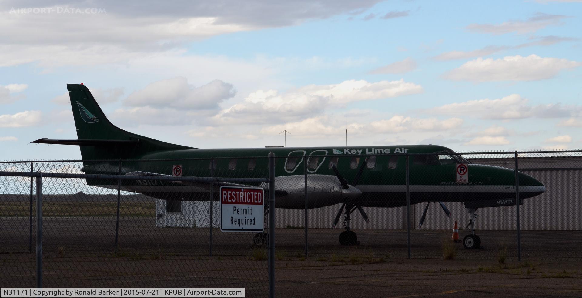 N31171, 1985 Fairchild SA-227AC Metro III C/N AC-605, On the ramp Pueblo